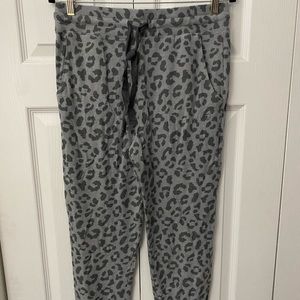 Ivory Ella, Small, Monochrome Gray Cheetah print Capri Pants,